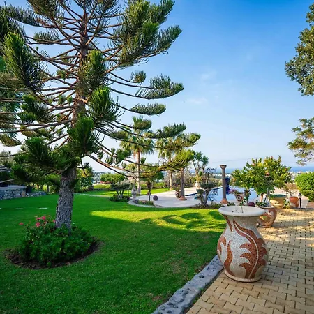 5-bedroom With Private Pool And Maid Service * Лапитос