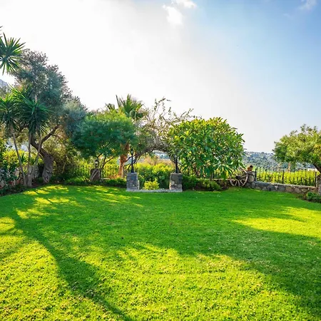 5-bedroom With Private Pool And Maid Service Villa