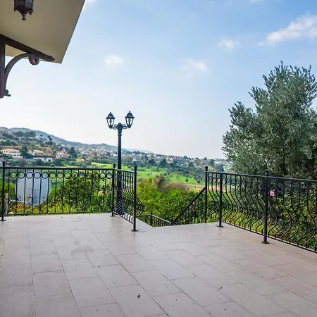 Вилла 5-bedroom With Private Pool And Maid Service