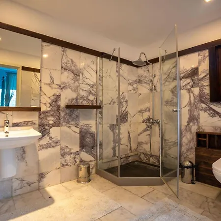 Вилла 5-bedroom With Private Pool And Maid Service Лапитос