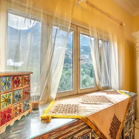 5-bedroom With Private Pool And Maid Service Лапитос