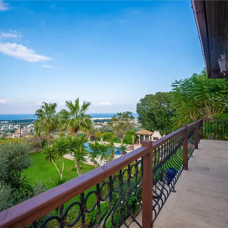 5-bedroom With Private Pool And Maid Service Vilă
