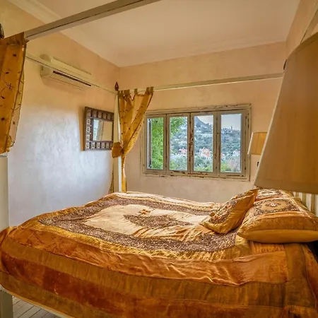 5-bedroom With Private Pool And Maid Service