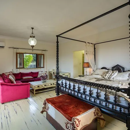5-bedroom With Private Pool And Maid Service Лапитос