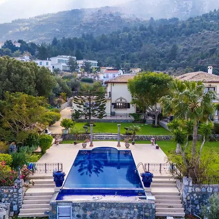 5-bedroom With Private Pool And Maid Service * Лапитос