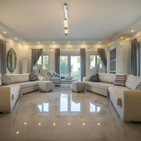5-bedroom With Private Pool And Maid Service Villa *