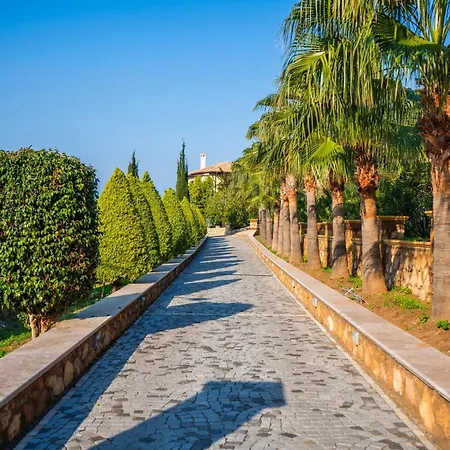 Villa 5-bedroom With Private Pool And Maid Service Lapithos (Northern Cyprus)