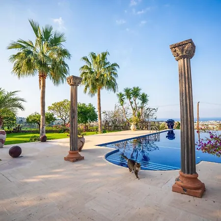 5-bedroom With Private Pool And Maid Service Vilă Lapithos (Northern Cyprus)