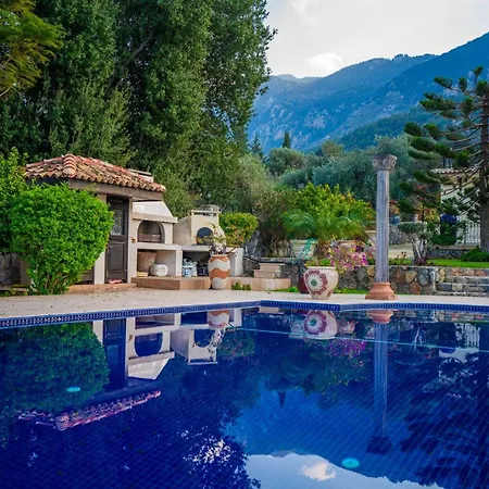 5-bedroom With Private Pool And Maid Service Villa