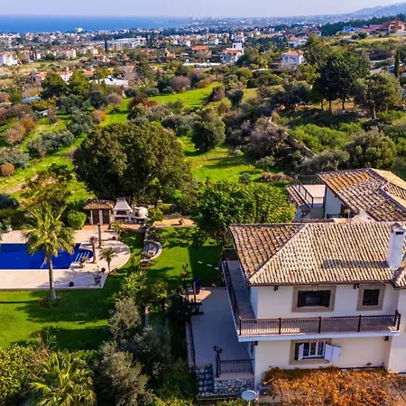 5-bedroom With Private Pool And Maid Service